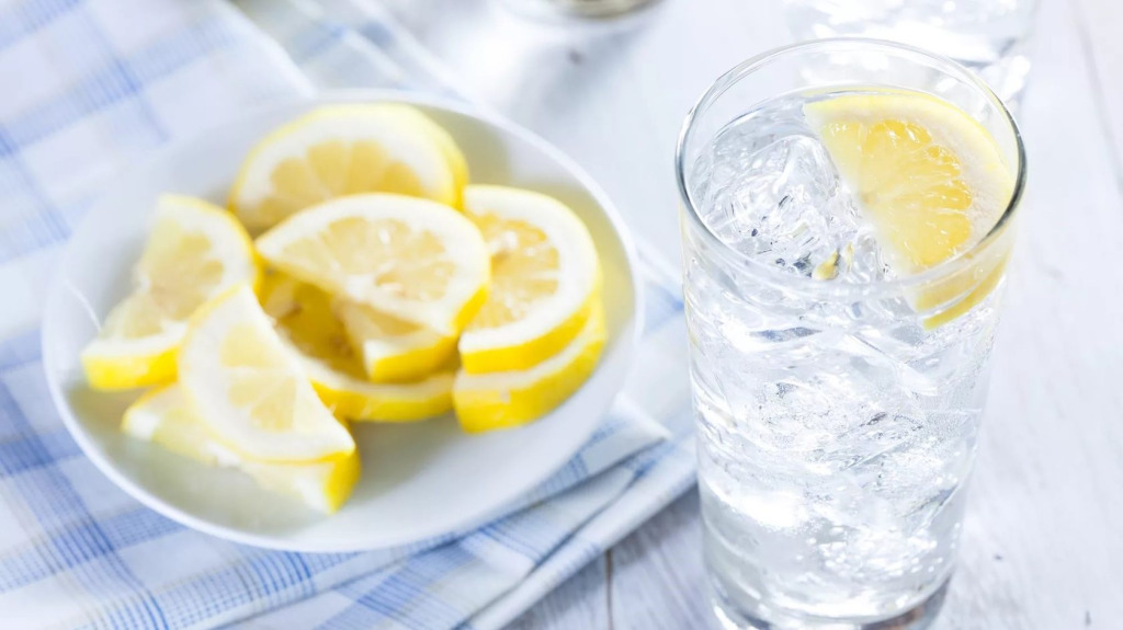 6 причин пить воду с лимоном каждый день - TwitNow.ru