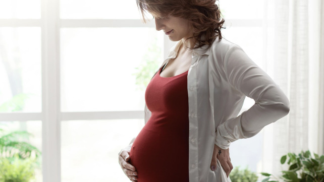 В трети английских больниц рожениц стали называть "беременными людьми" - TwitNow.ru