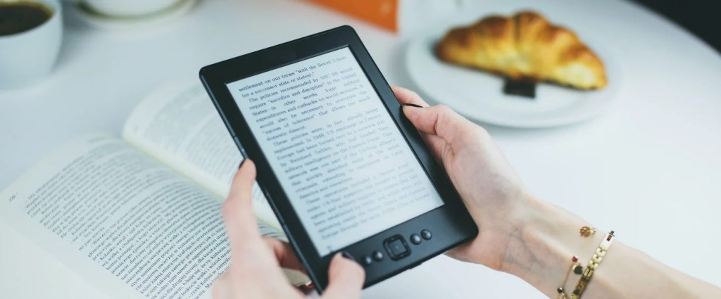 Зачем нужна электронная книга, если есть смартфоны и планшеты? - TwitNow.ru